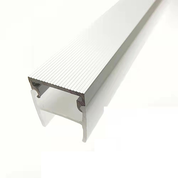 اگر یک LED از بین نرود ، آیا نوار نور می تواند تا حدی بدون از بین بردن پروفایل جایگزین شود؟