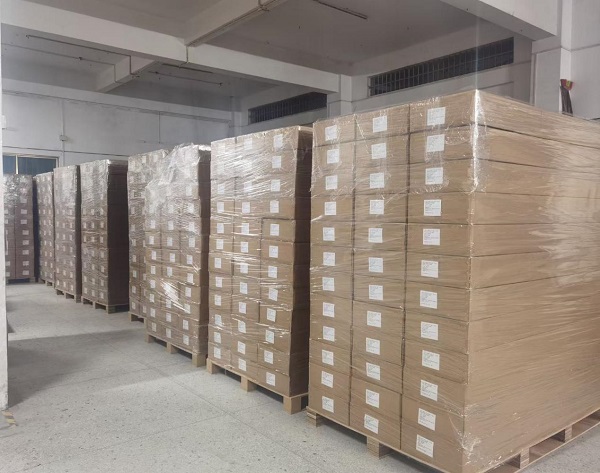 ما با فداکاری تولید می کنیم، با دل خدمت می کنیم.